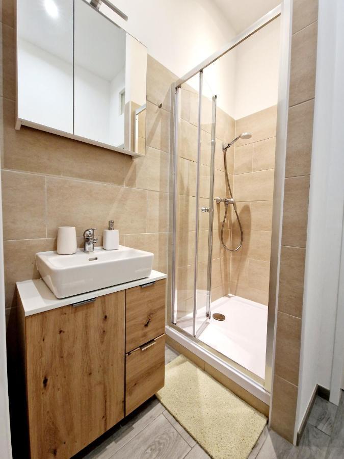 Adonis Apartment Wenen Buitenkant foto
