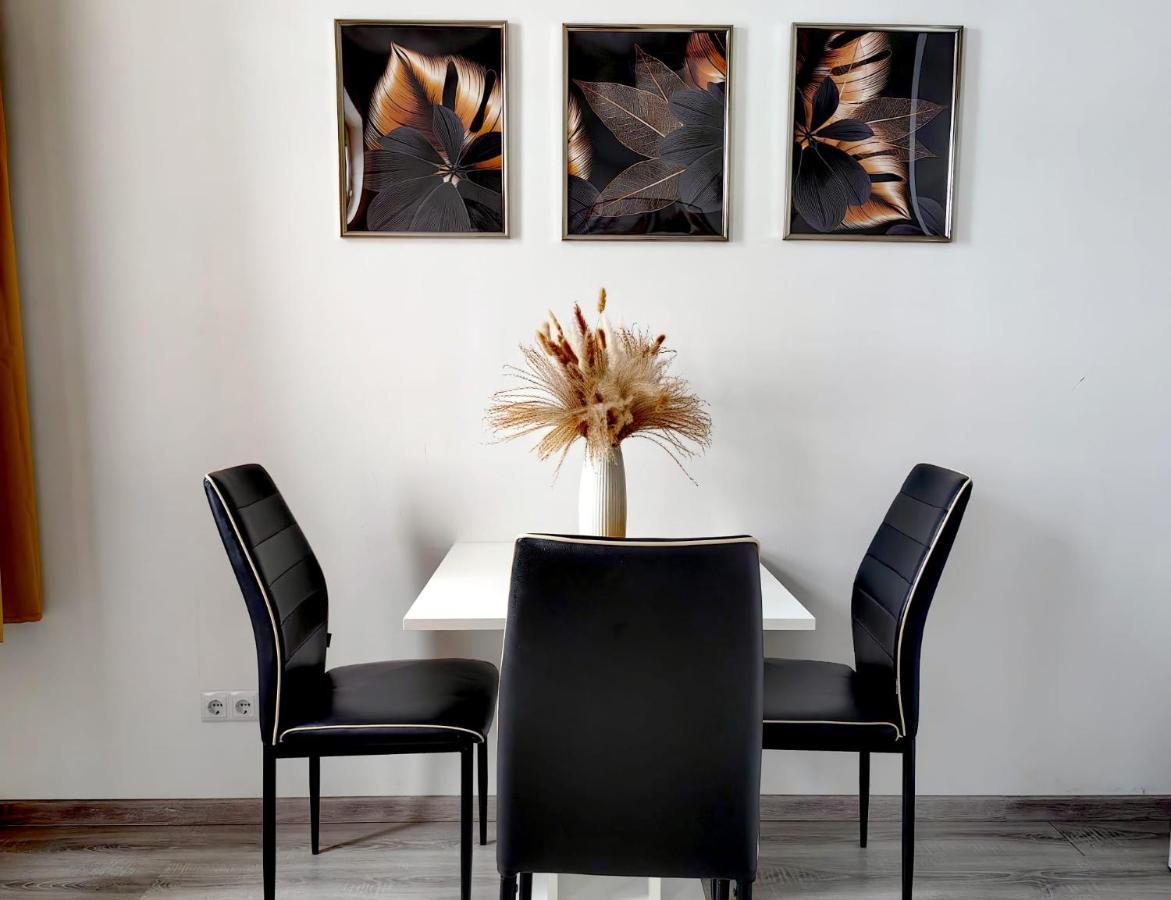 Adonis Apartment Wenen Buitenkant foto