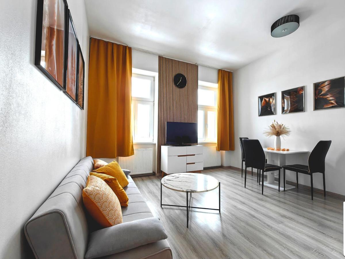 Adonis Apartment Wenen Buitenkant foto
