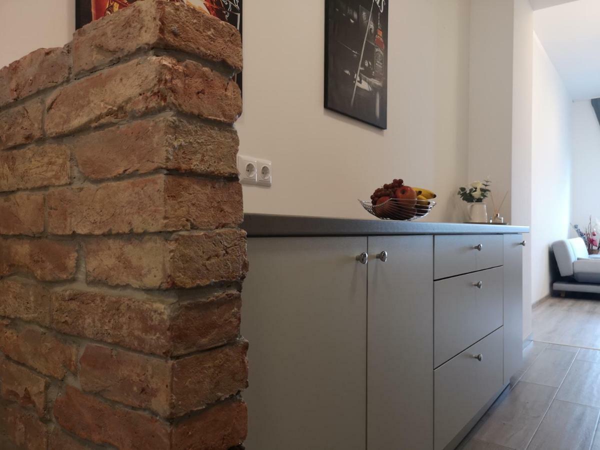 Adonis Apartment Wenen Buitenkant foto